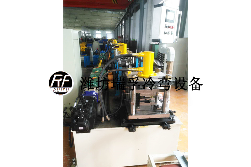 雞舍型材設(shè)備 (10).jpg