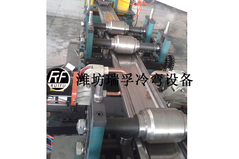 車廂板成型設(shè)備 (6).jpg