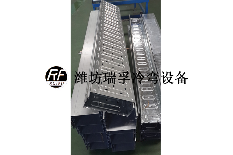 7 托盤式橋架設(shè)備—型材.jpg